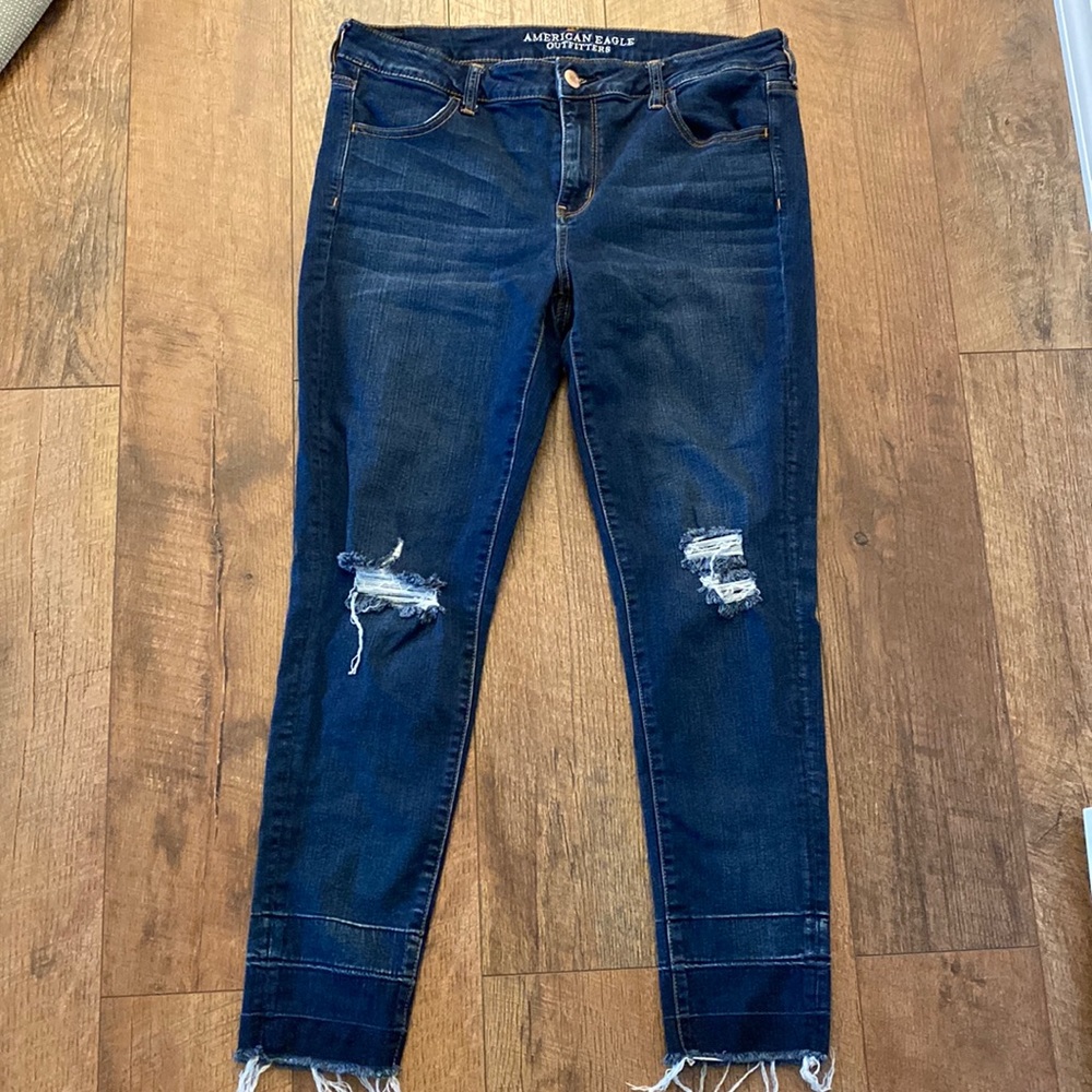 AE distressed super stretch jeans!